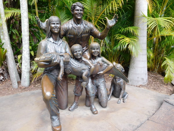 Steve Irwin Family Statue